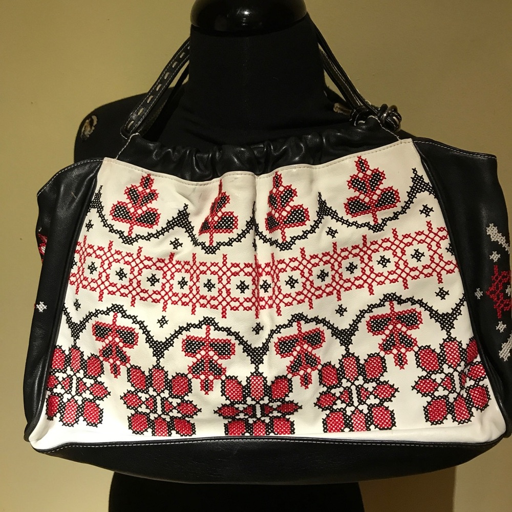 Isabella Fiore Black and White Floral Bag